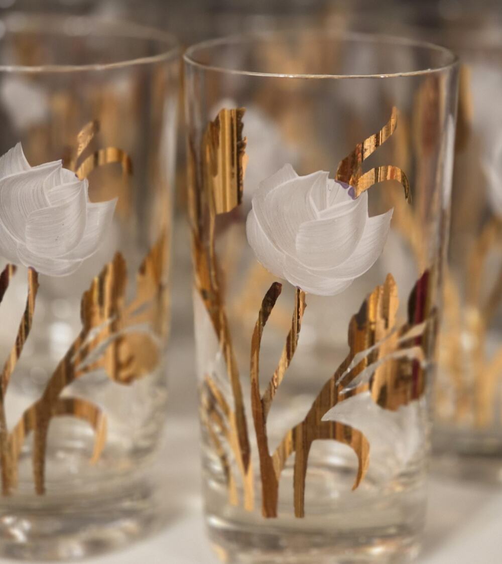 22K gold leaf feathered brushwork semi-translucent frost white floral drinkware
